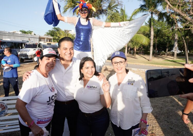 Promete Mayuli Martínez acciones decisivas para proteger a los infantes