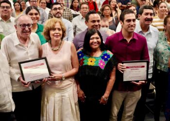 Mildred Ávila resalta a la educación como pilar fundamental en la transformación