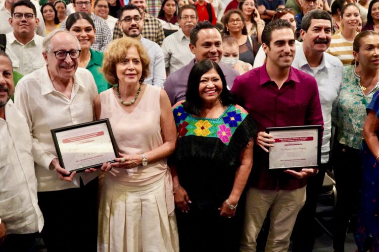 Mildred Ávila resalta a la educación como pilar fundamental en la transformación