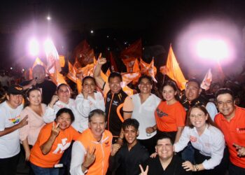 Da Chucho Pool espaldarazo a candidatas a diputadas locales en cierre de campaña