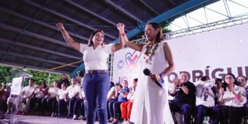 Mayuli Martínez cierra campaña con un llamado a defender la democracia y la libertad