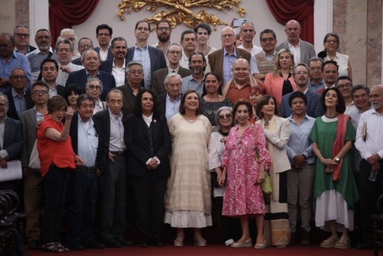 Manifiestan académicos e intelectuales críticos de AMLO respaldo a Xóchitl Gálvez