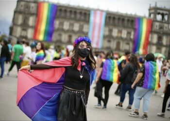 Claudia Sheinbaum promete impulsar reformas para la comunidad LGBTIQ+