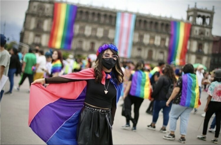 Claudia Sheinbaum promete impulsar reformas para la comunidad LGBTIQ+