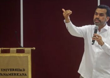 Reprocha Jorge Álvarez Máynez participación de Xóchitl Gálvez en marcha de la “marea rosa”