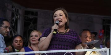 Xóchitl Gálvez y Santiago Taboada cerrarán campaña en el Zócalo en marcha de "marea rosa"