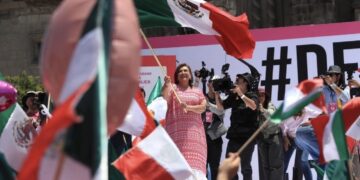 INE ordena a Xóchitl Gálvez modificar expresiones contra Claudia Sheinbaum