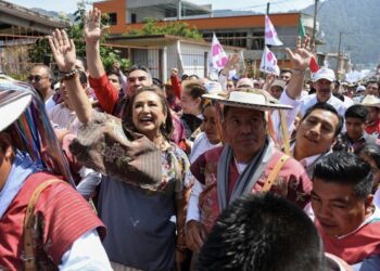 Que hombres no se espanten por una mujer en el poder: Gálvez