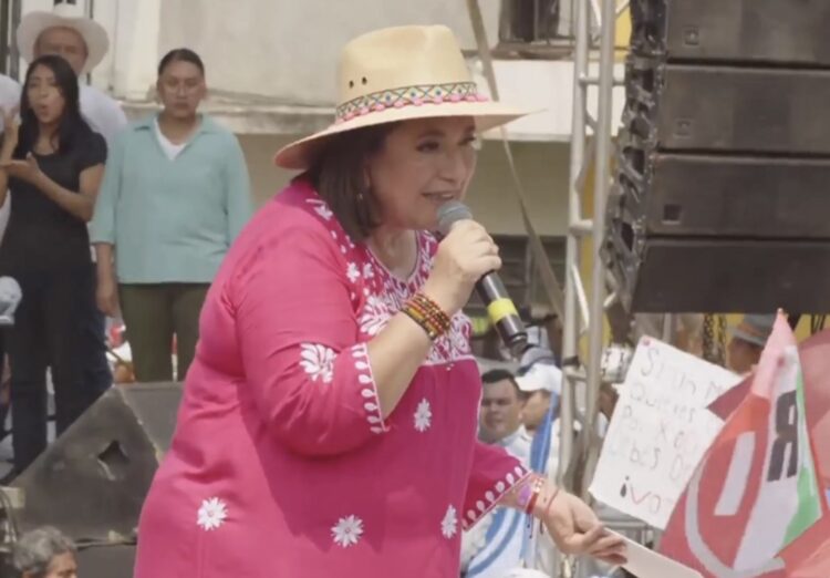 Xóchitl Gálvez desacata al INE y llama nuevamente “narcocandidata” a Claudia Sheinbaum