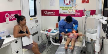 Se fortalecen servicios móviles de atención médica en Isla Mujeres