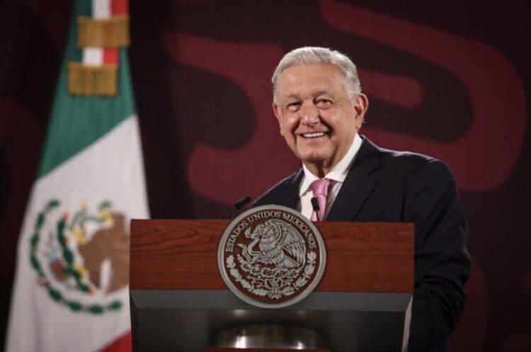 Muy bien, iniciativa de Xóchitl Galvez para acotar injerencia de presidentes: AMLO