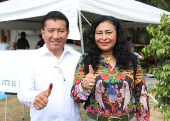 Emite Chucho Pool su voto y llama a vencer al abstencionismo