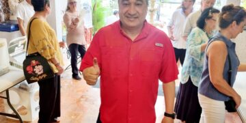 Emite Jorge Rodríguez su voto y destaca gran participación ciudadana en la jornada electoral