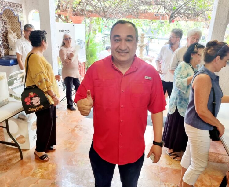 Emite Jorge Rodríguez su voto y destaca gran participación ciudadana en la jornada electoral