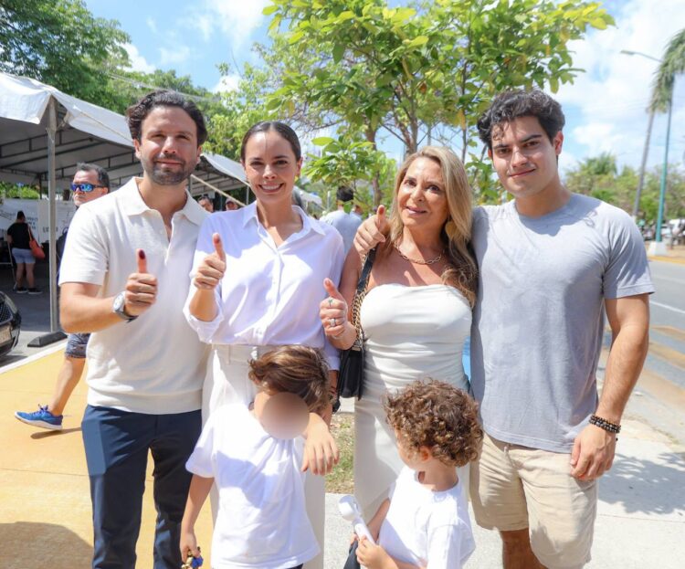 Emite Ana Paty Peralta su voto en una jornada democrática histórica