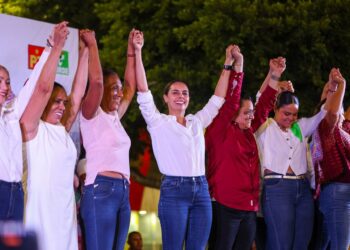 Ana Paty Peralta triunfa en Cancún