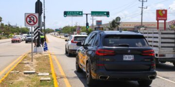 Mejoran circulación vial con cambios de sentido en Playa del Carmen