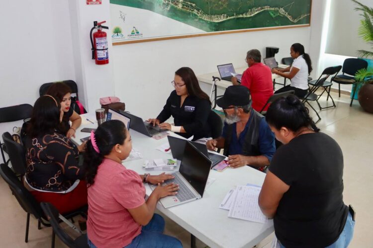 Cumplen servidores públicos de Puerto Morelos con declaración de modificación patrimonial y de intereses