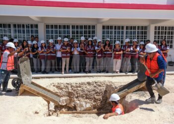 Cumple Mara Lezama con inicio de construcción de domo deportivo en CBTIS 272 de Cancún