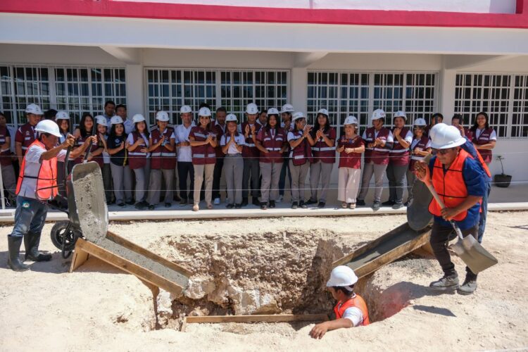 Cumple Mara Lezama con inicio de construcción de domo deportivo en CBTIS 272 de Cancún
