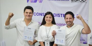 Renán Sánchez recibe constancia como diputado electo del Distrito 11 en Quintana Roo