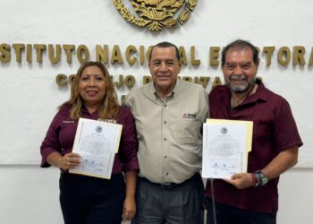 Recibe Humberto Aldana acta de mayoría como diputado federal electo