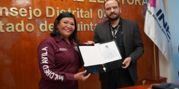 Mildred Ávila recibe acta de mayoría como diputada federal electa del distrito 04