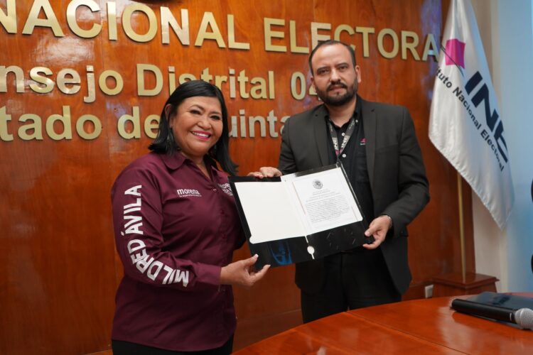 Mildred Ávila recibe acta de mayoría como diputada federal electa del distrito 04