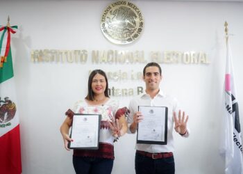 Gino Segura recibe constancia como Senador electo por Quintana Roo