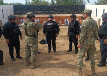 Reciben policías de Solidaridad curso de manejo de armamento impartido por la SEDENA