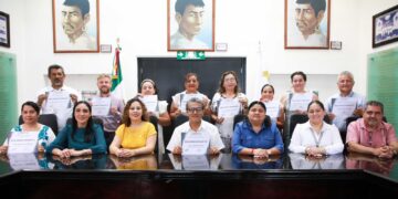 XVII Legislatura reconoce trayectoria en el servicio público