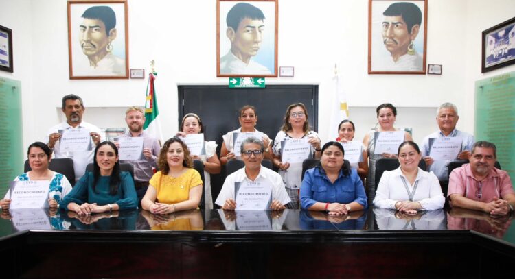 XVII Legislatura reconoce trayectoria en el servicio público