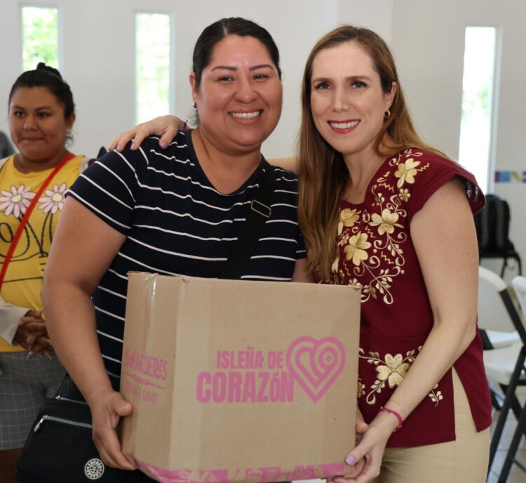 Transforma Atenea Gómez la vida de las mujeres con el programa "Isleña de Corazón"