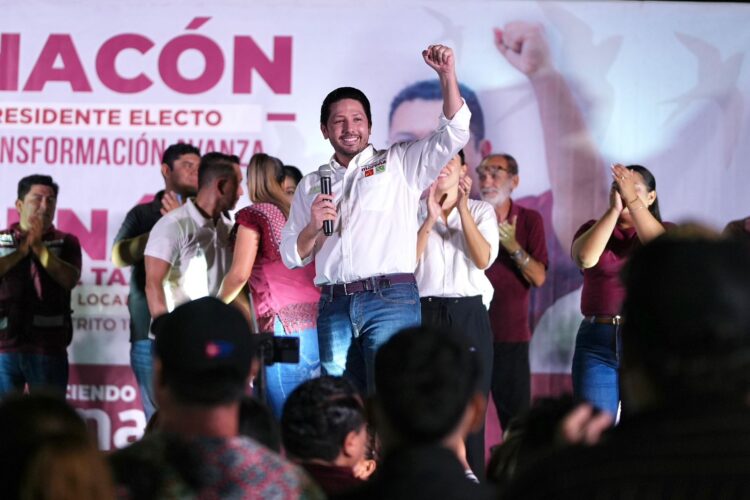 Renán Sánchez celebra la ‘Victoria del Pueblo’ en Cozumel