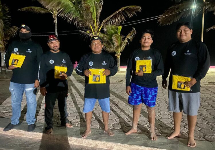 Protege gobierno de Isla Mujeres a tortugas marinas a través del Campamento Tortuguero