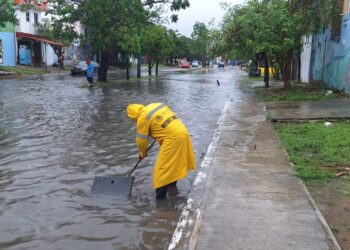 Reacción inmediata del gobierno municipal ante lluvias intensas en Playa del Carmen