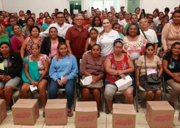 Continúa Atenea Gómez apoyando a mujeres de Zona Continental con programa "Isleña de Corazón"