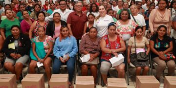 Continúa Atenea Gómez apoyando a mujeres de Zona Continental con programa "Isleña de Corazón"