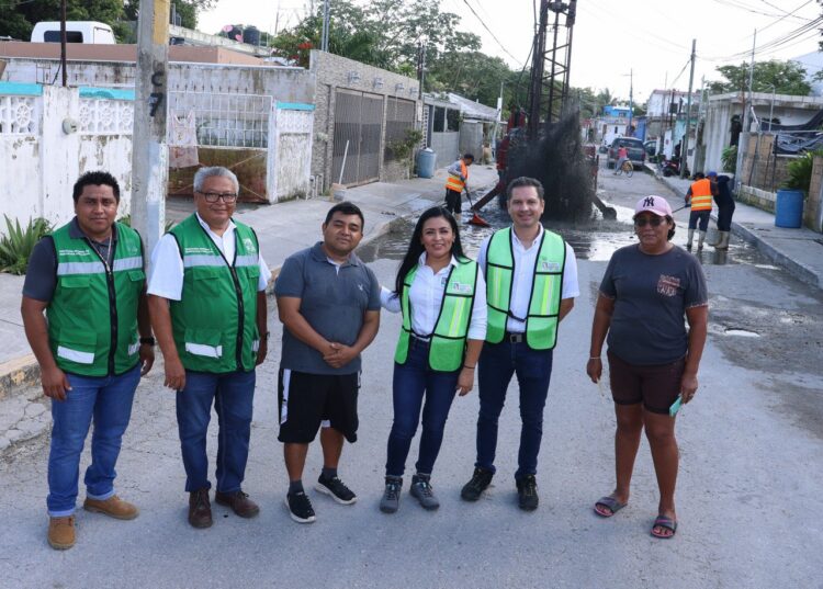Blanca Merari supervisa inicio de desazolve de pozos de absorción en Puerto Morelos