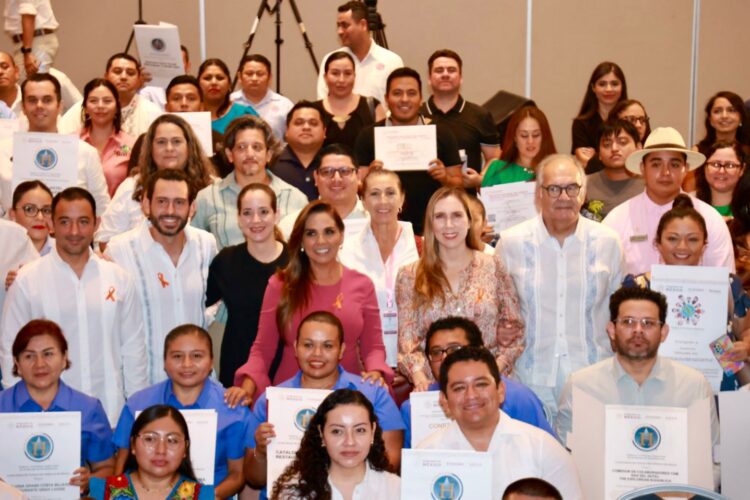 Llama Atenea Gómez a seguir trabajando en unidad para consolidar el éxito turístico de Isla Mujeres