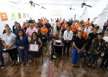 Brinda IEQROO curso sobre violencia y hostigamiento laboral