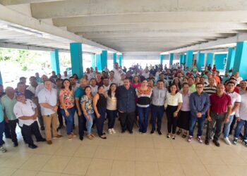 Agradece Estefanía Mercado a la familia taxista su papel en el triunfo del 2 de junio