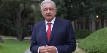 Se despide AMLO del magisterio con agradecimiento