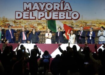 Pide Sheinbaum a legisladores electos cumplirle al pueblo de México