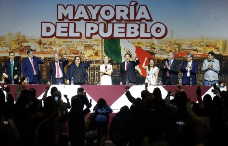 Pide Sheinbaum a legisladores electos cumplirle al pueblo de México