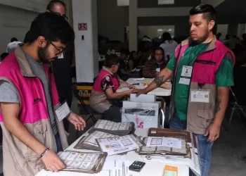 Recuento de actas es por ley, no a pedido de contendientes, señala el INE