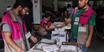Recuento de actas es por ley, no a pedido de contendientes, señala el INE