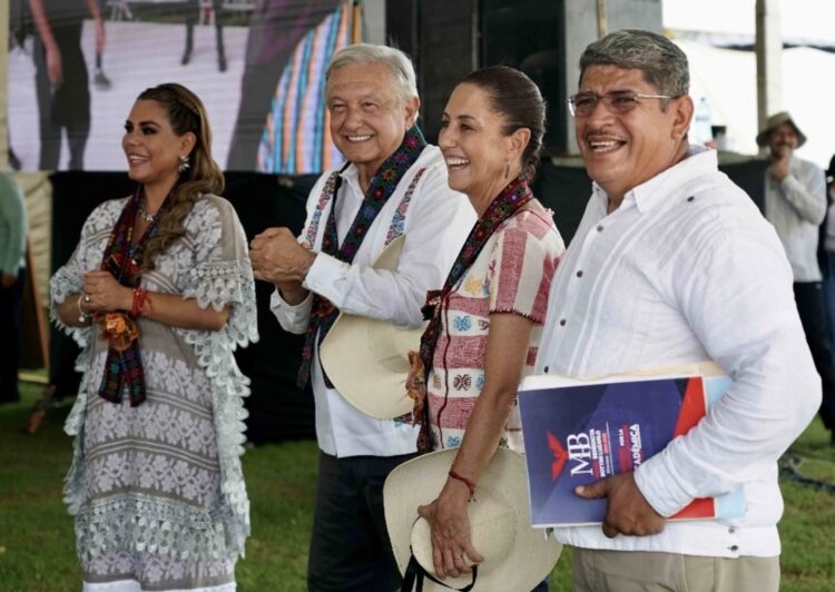 AMLO aclara que destaca a Sheinbaum sin “hacerle la barba a nadie”