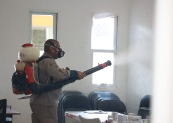 Nebuliza gobierno municipal de Isla Mujeres refugios temporales ante la temporada de lluvias