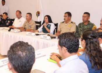 Puerto Morelos se declara listo para recibir al huracán "Beryl"